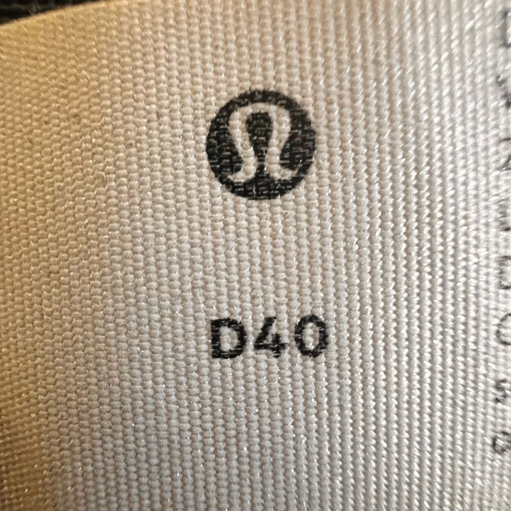 lululemon Energy bra high support black color size 40D Cross-Back Sports Bra NWT - Picture 9 of 12